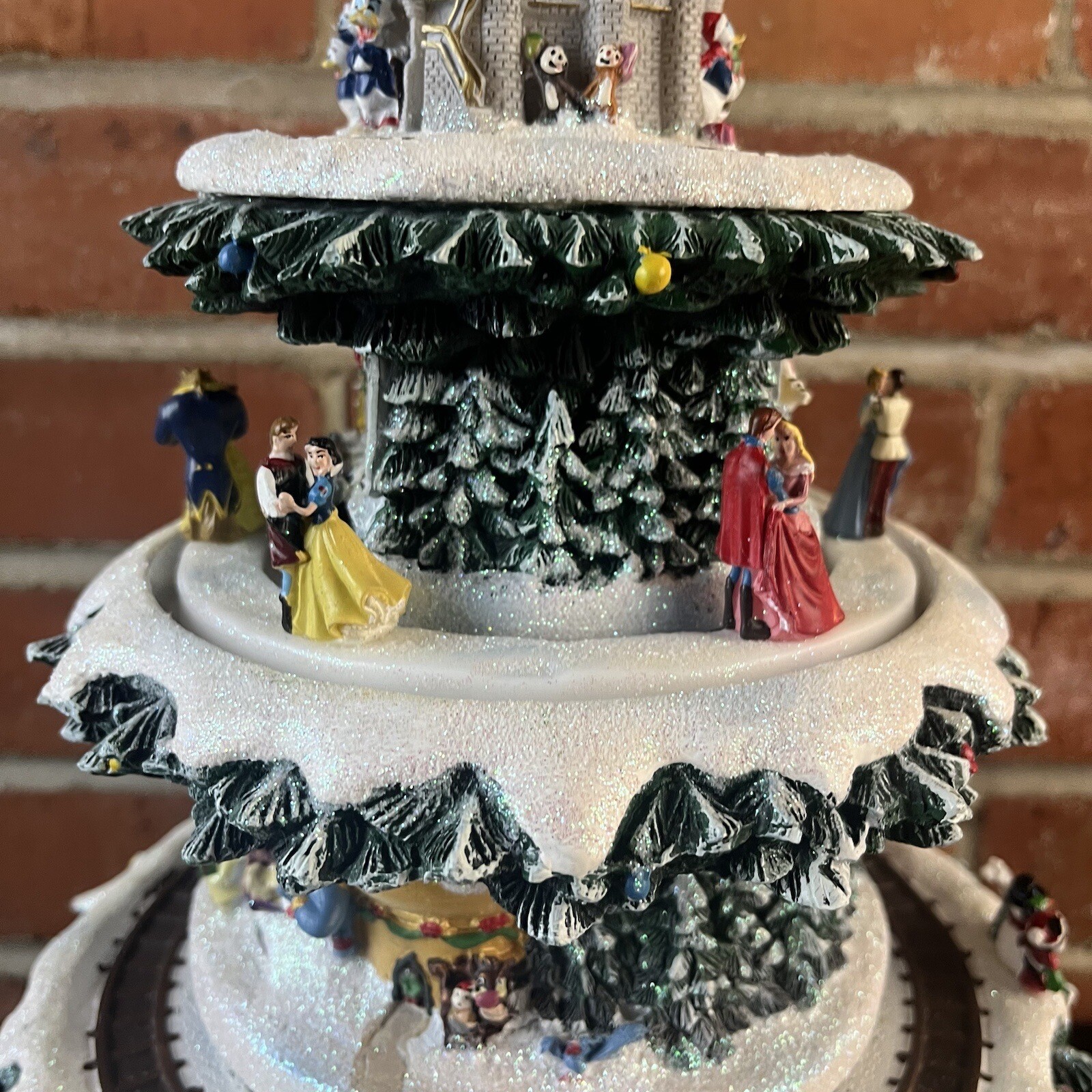 Bradford Exchange Disney Tabletop Christmas Tree The Wonderful World