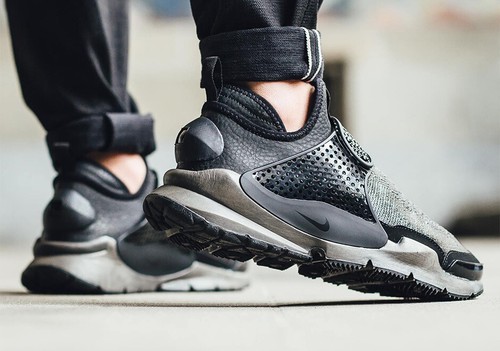nike sock dart mid