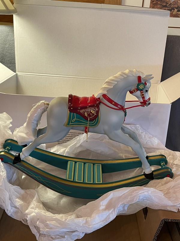 Hallmark 2022 Lg Rocking Horse Memories Magic Motion Christmas Tabletop Mantel N