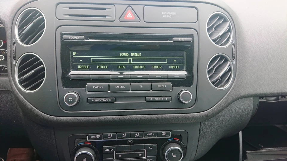 Orignal VW CD Autoradio Bosch Low EU G+ UP2 5M0035186 J  + Code  - Bild 3 von 4