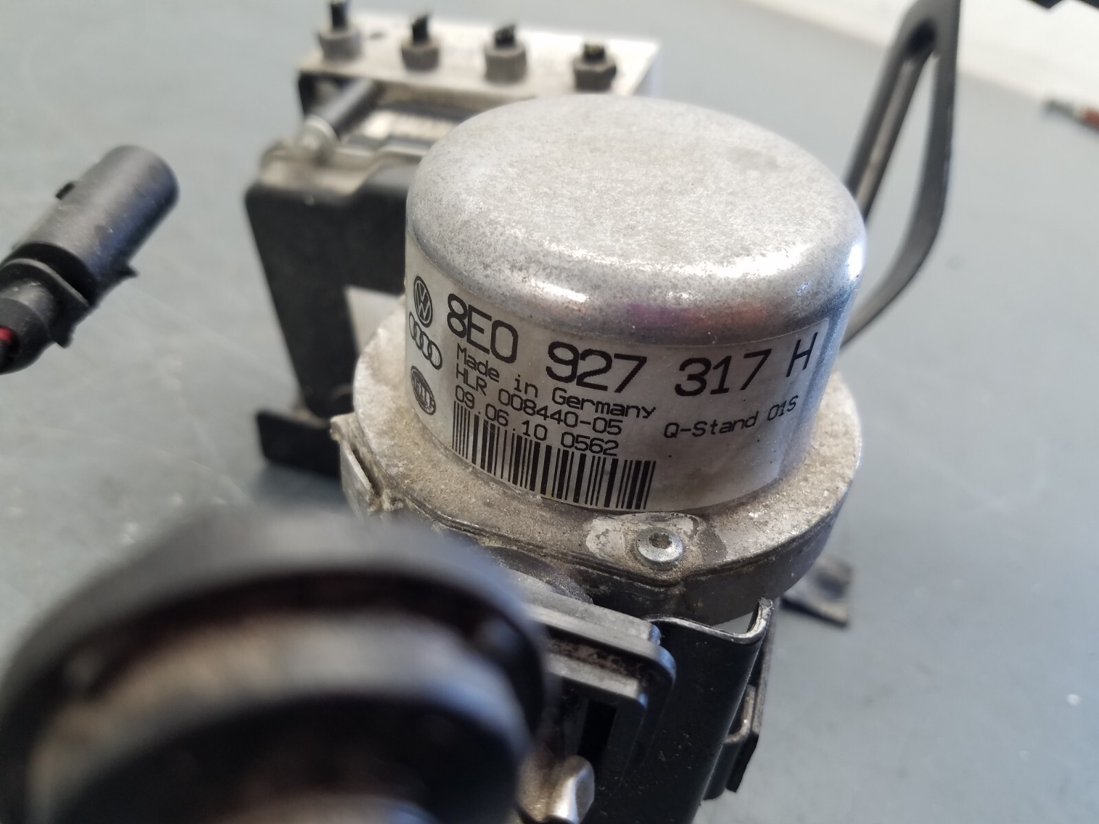 2011 Audi R8 Spyder V10 ABS Brake / Vacuum Pump Modules #0472 J7