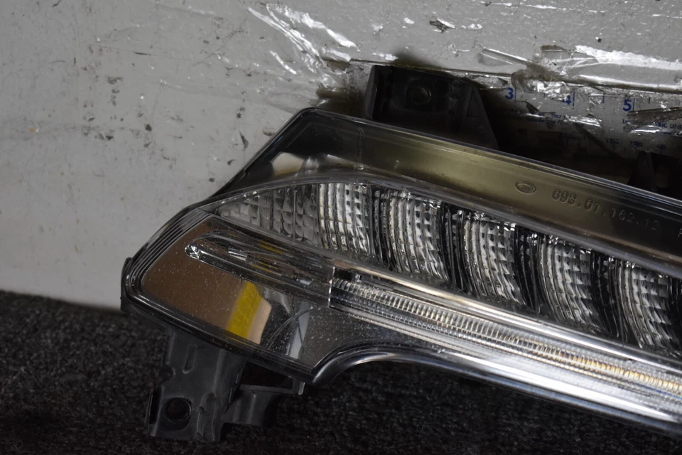 Luz de circulación diurna delantera derecha OEM de fábrica Porsche 911 Carrera 2012-2016 Foto 2 de 4