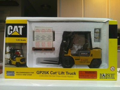 Norscot CAT GP25K Lift Truck J.J. Keller 1:25 Scale Yellow Sealed Fair Box