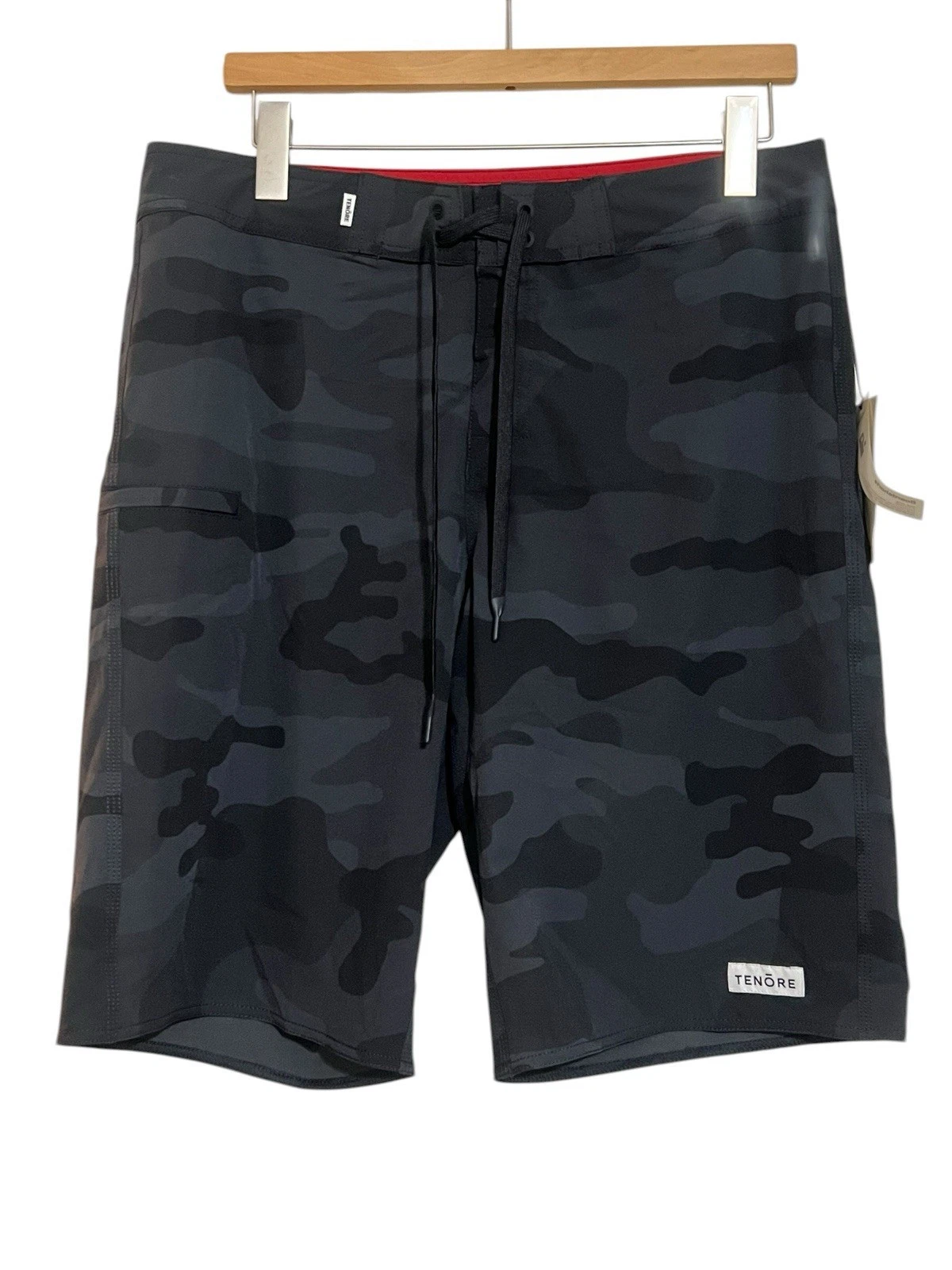 Tenore Men’s Boardshorts Size 32 Waist 11” Inseam Black Floral NWT
Opens in a new window or tab