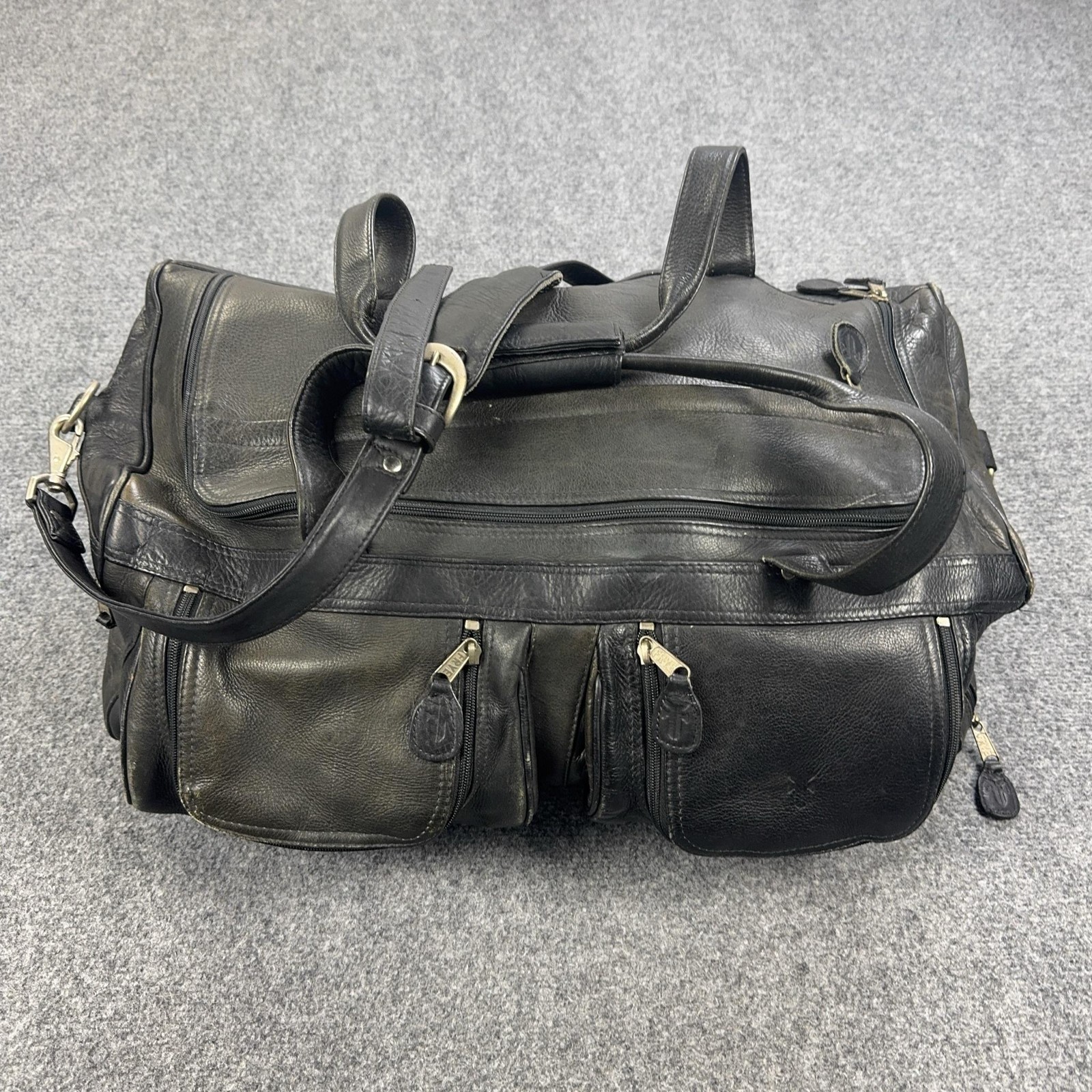 Frye Black 22" Leather Duffel Bag Soft Case Travel Weekender Adjustable Strap