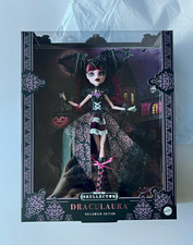 NEW IN HAND!  Monster High Draculaura Halloween Edition Skullector