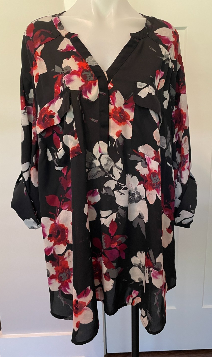TORRID INSIDER COLLECTION Womens TOP 3/4 Sleeve BLACK Red FLORAL Size 5 (5X 28)