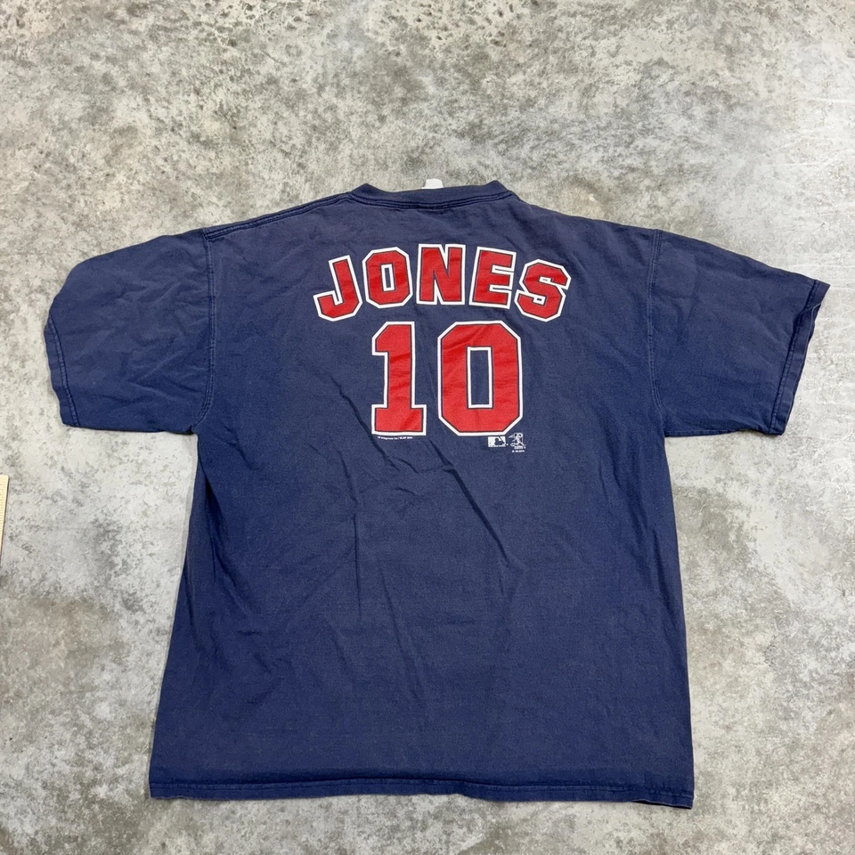 Vintage Atlanta Braves Shirt Mens MLB Baseball Chipper Jones 10 T-Shirt 2000s - Image 4 of 4