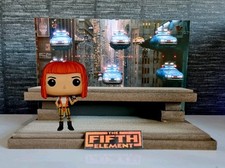 Funko Pops The Fifth Element. Expositor ciudad futurista Leeloo. Tiene capacidad para 8 pops