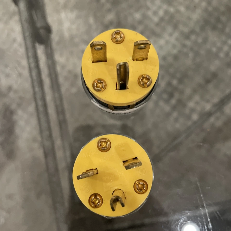 (2) Cableado Eagle 2866 Enchufe blindado conectado a tierra 3 cables 15A 125V Amarillo Nuevo de Lote Antiguo Foto 2 de 3