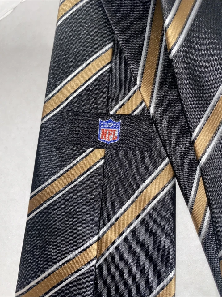 Corbata para hombre NFL New Orleans Saints negra con rayas doradas por Eagles Wing Foto 3 de 3