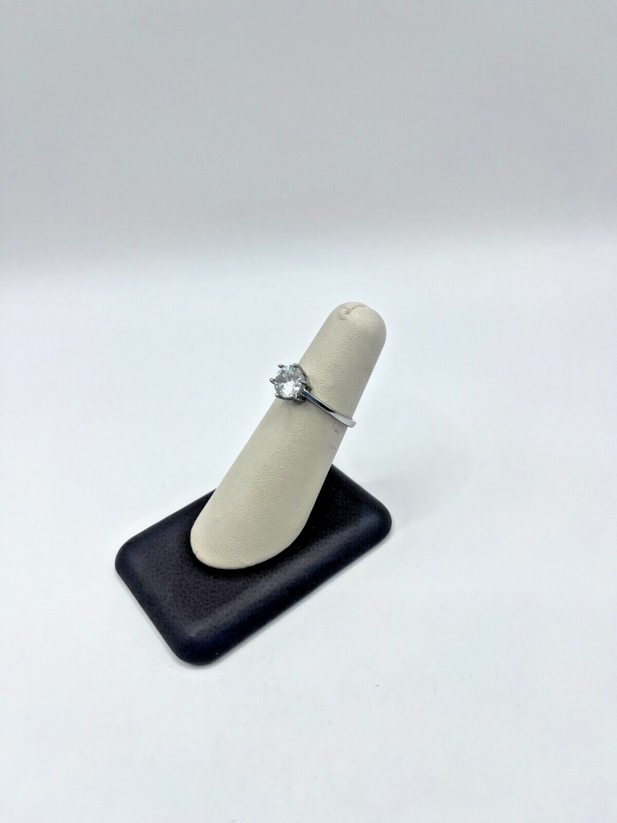 Silver Tone Round Stone Ring - image 2