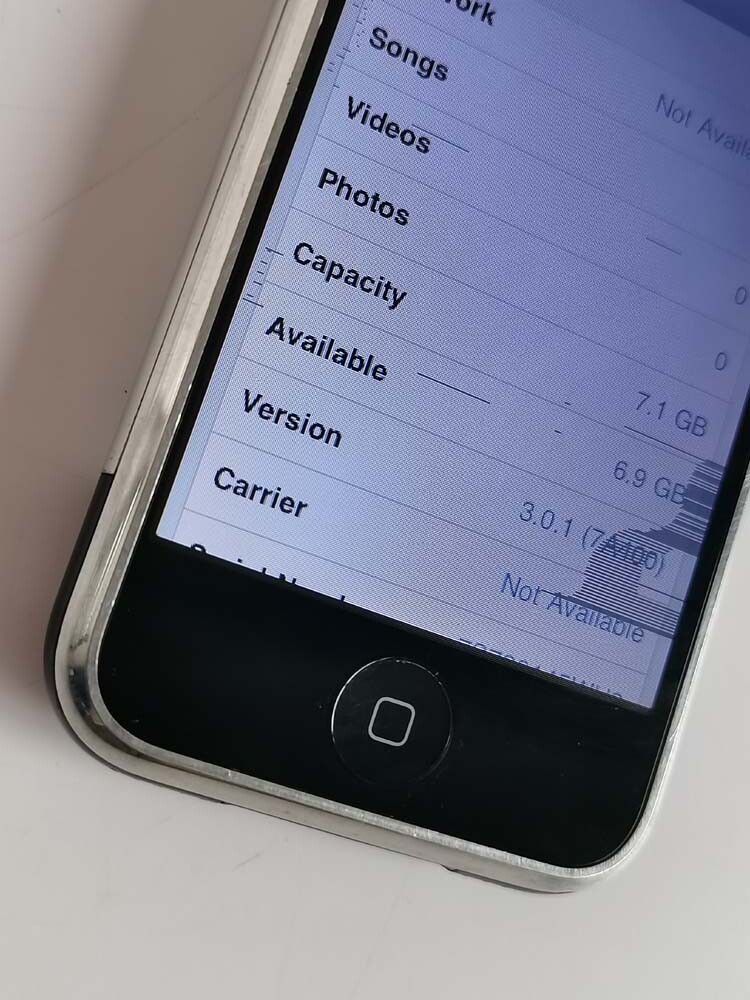 Good working Apple iPhone 1st Generation 2G 8GB iOS 3.0.1 Screen