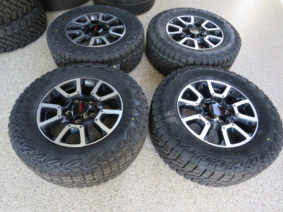 TOYOTA TUNDRA TRD PRO 18" NEGRO OEM LLANTAS DE FÁBRICA NEUMÁTICOS SEQUOIA 5 OREJETAS TPMS Foto 2 de 4