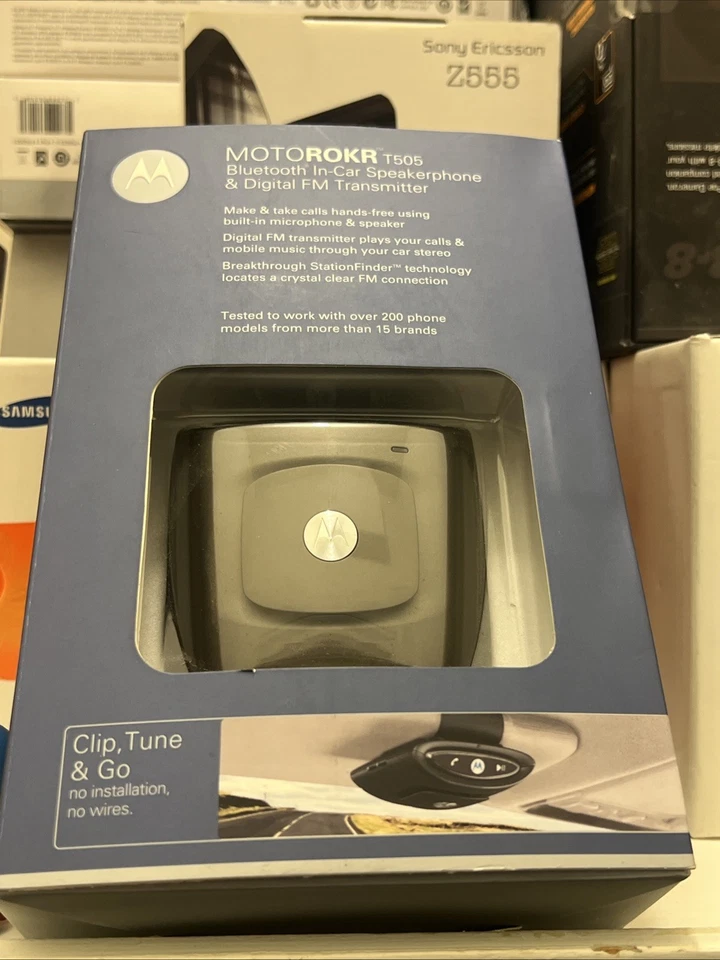 Brand New Sealed MOTOROLA T505 Bluetooth In-Car Speakerphone Handsfree Car Kit - Image 2 of 4