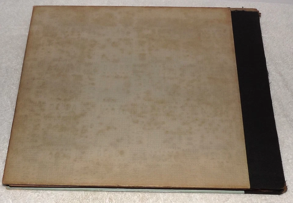 Bing Crosby 1947-50 MERRY CHRISTMAS - Decca Album Four 10" 78rpm Record Set - Image 3 of 4