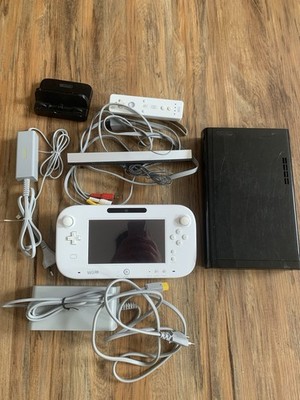 Nintendo Wii U Bundle 32 GB Schwarz, Aroma + Spielen vorinstalliert Mit Gamepad