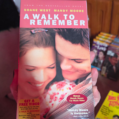 Warner Bros. Pictures A Walk to Remember VHS Full Screen NTSC PG 2002 West