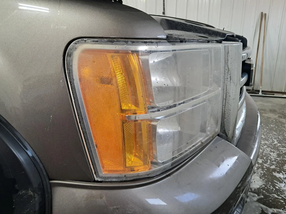 Conjunto de faros derechos usados se adapta a: camioneta GMC Sierra 1500 2013 grado derecho A Foto 3 de 4