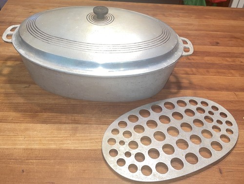 Vintage Wagner Ware Sidney O Oval Roaster Dutch Oven 265 M with Lid & Trivet