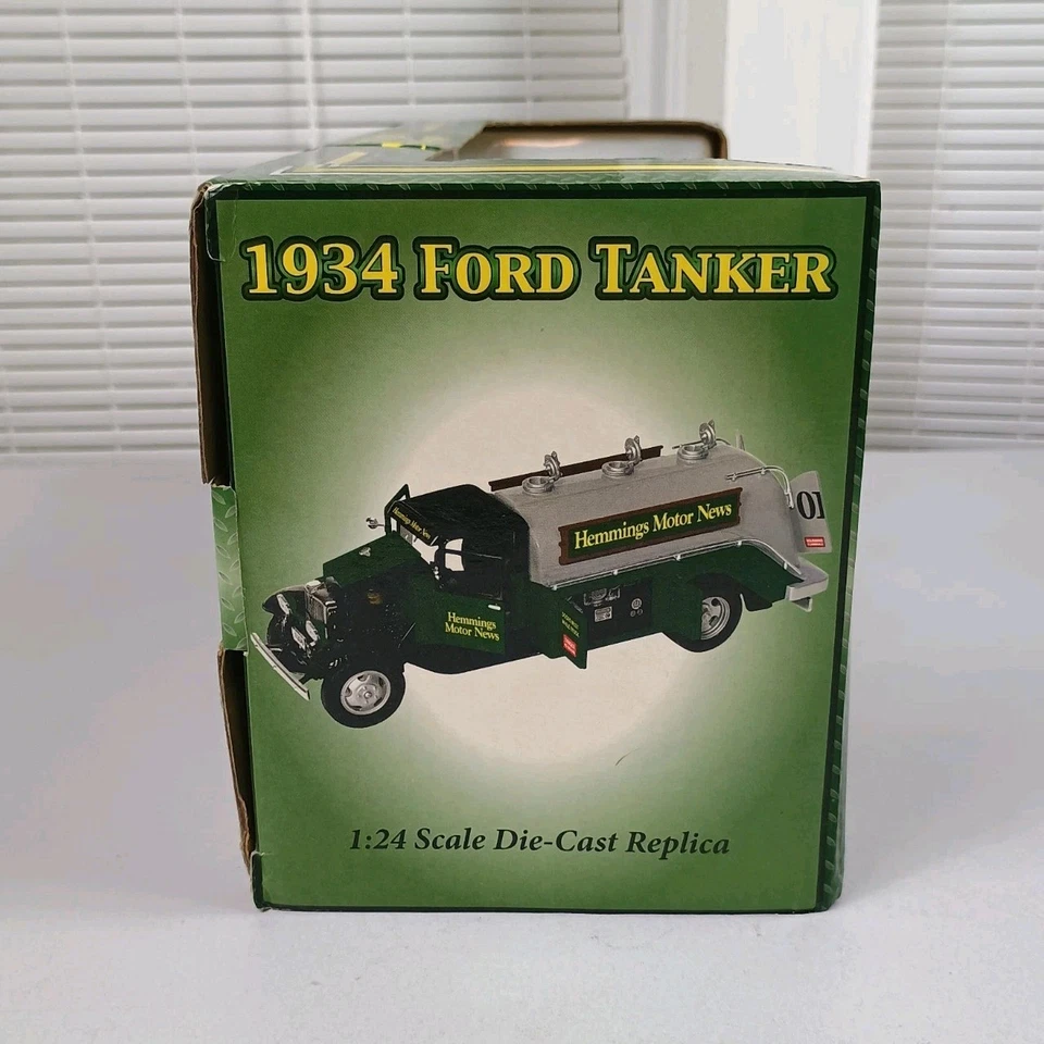 1934 Ford Tanker CROWN PREMIUMS 1:24 Scale Diecast Hemmings Motor News 2009 - Image 4 of 4