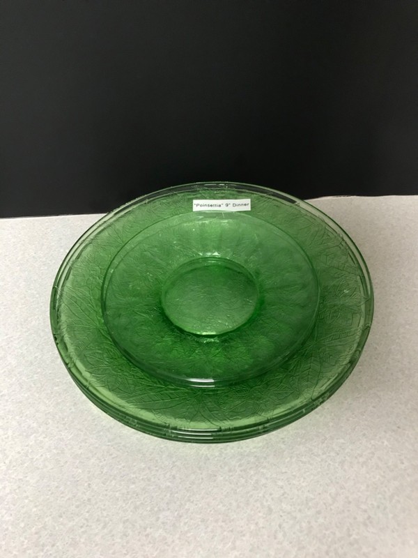 4 Jeannette Floral Poinsettia Green Dinner Plates 9 “, Two  5” Bread Plates, Exc