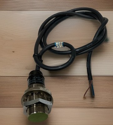 Proximity Sensor Autonics PRT18-5DO, Inductive PNP, 12-24VDC, 18mm Used Tested