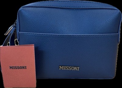 Missoni Men s Travel Pouch With Travel Items
