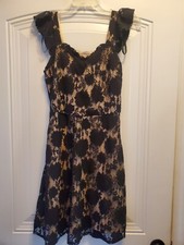 Montreau black floral lace/cream SL dress sz M