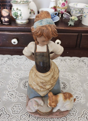 VINTAGE Lladro Figurine Gres Nosy Puppy - Maid with Dog #2096 - Repaired, Spain