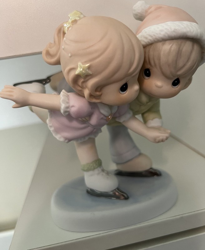 Precious Moments “Sharing Our Winter Wonderland” Porcelain Figurine 1999