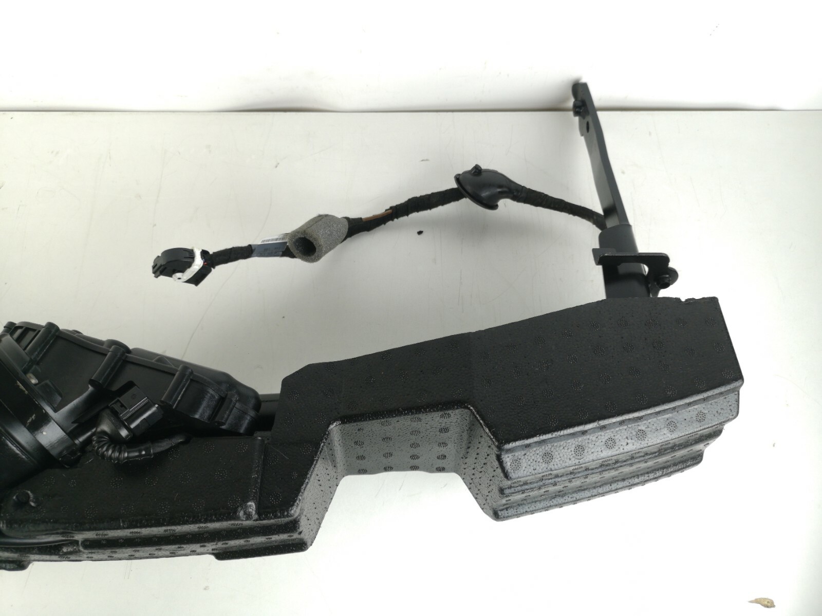 Audi A3 8V 201318 Genuine Bosal Electric Tow Bar Towbar [160] eBay