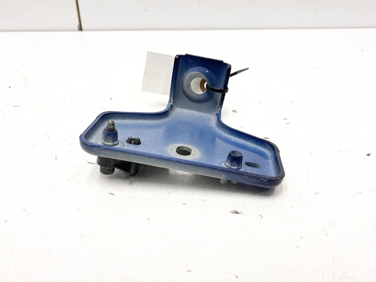 ⭐️2017-2020 MASERATI LEVANTE FRONT RIGHT REINFORCEMENT BRACKET IMPACT SENSOR OEM