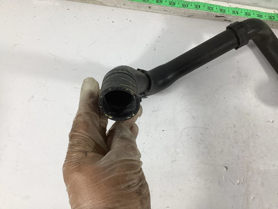 Линия шланга охлаждающей жидкости радиатора двигателя Mini Cooper 2007 - 2013 годов выпуска от оригинального производителя. - Изображение 2 из 4