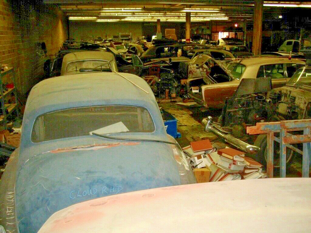 BENTLEY S SPEEDO. THE WORLDS LARGEST USED ROLLS ROYCE CLOUD & PHANTOM INVENTORY