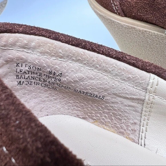 Kits de daga Kelsi en zapatos mocasines de cuña en gamuza marrón 8.5 Foto 2 de 4