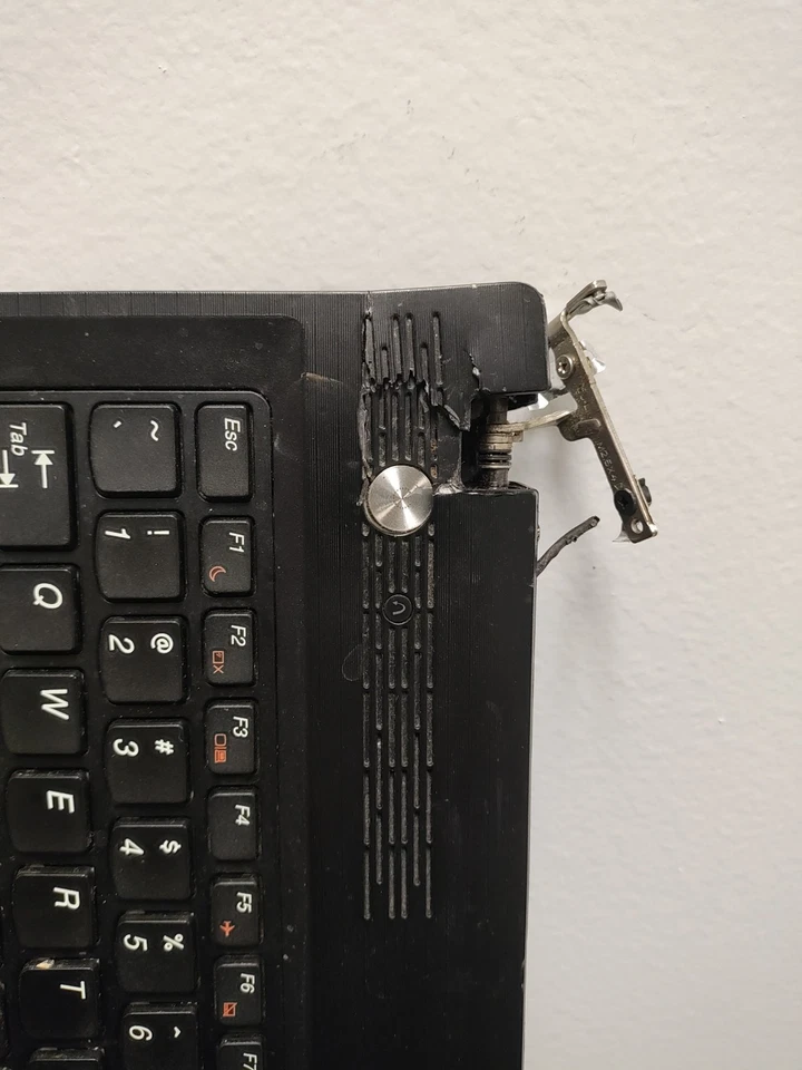 Lenovo IdeaPad N580 Laptop Missing Display Best For Parts Partially Stripped - Image 3 of 4