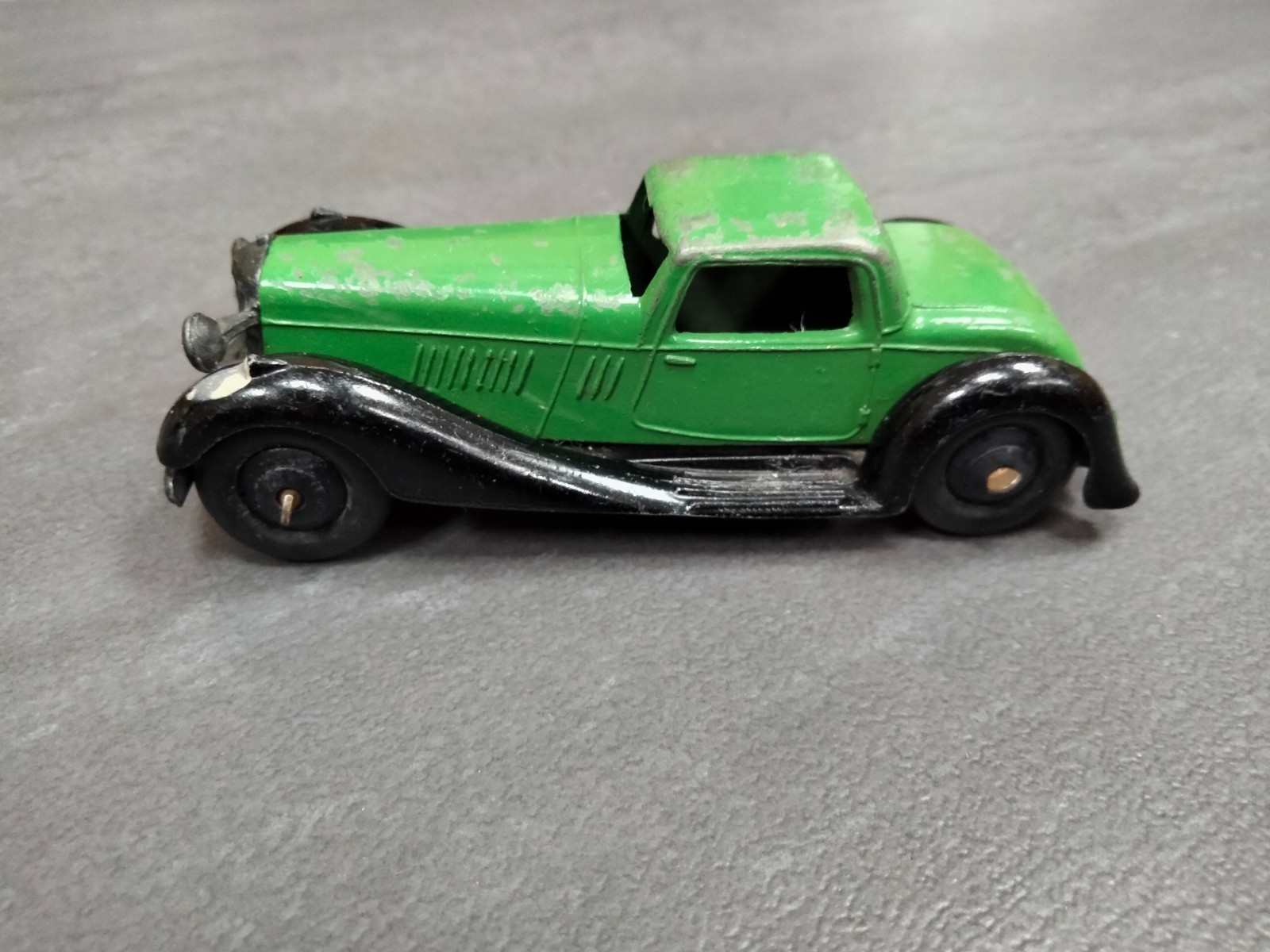 レアカラーDINKY TOYS BENTLEY ミニカー Dinky 194, Bentley S Series Coupe - Free Price Guide & Review