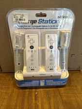 NYKO Controller Charging Station with 2 Rechargeable Batteries Wii - Sealed