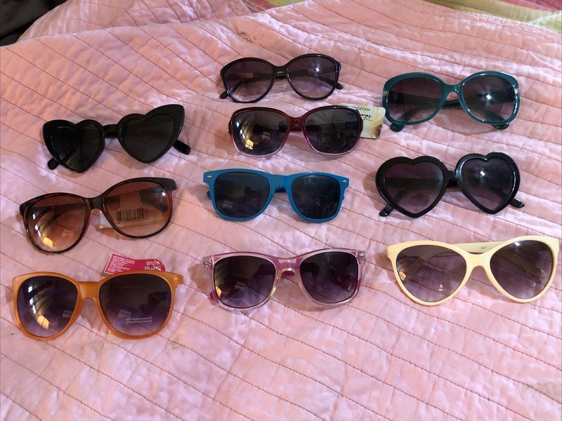 Lot 10 Pair Women’s Assorted Style Sunglasses