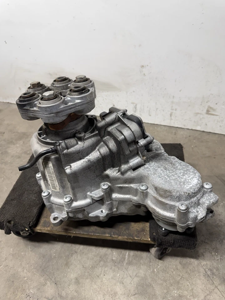 BMW F30 F32 F22 F06 F07 F10 F12 F02 TRANSFER CASE CARRIER BOX ATC35L OEM  low MI - Image 2 of 4