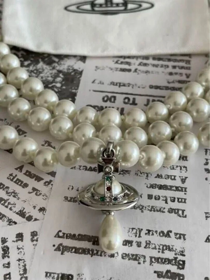 Vivienne Westwood Collar Triple Perla Falsa Gota Plata Blanco con Cordón Foto 4 de 4