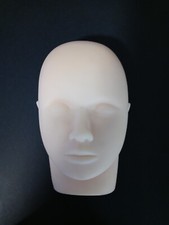 Mannequin head for makeup