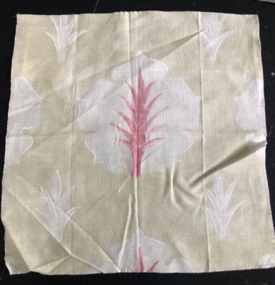 ZOFFANY Cinquefoils in Soft Green 17 1/2 x 17 3/4'' Floral Linen Fabric Sample