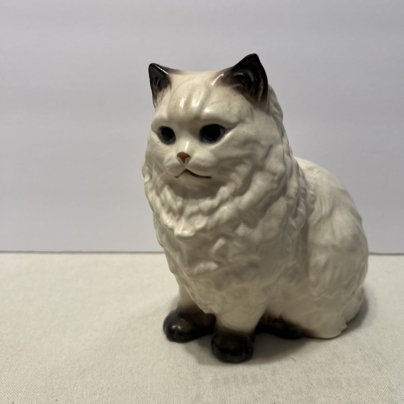 Vintage Porcelain Kitty In A Sitting Pose