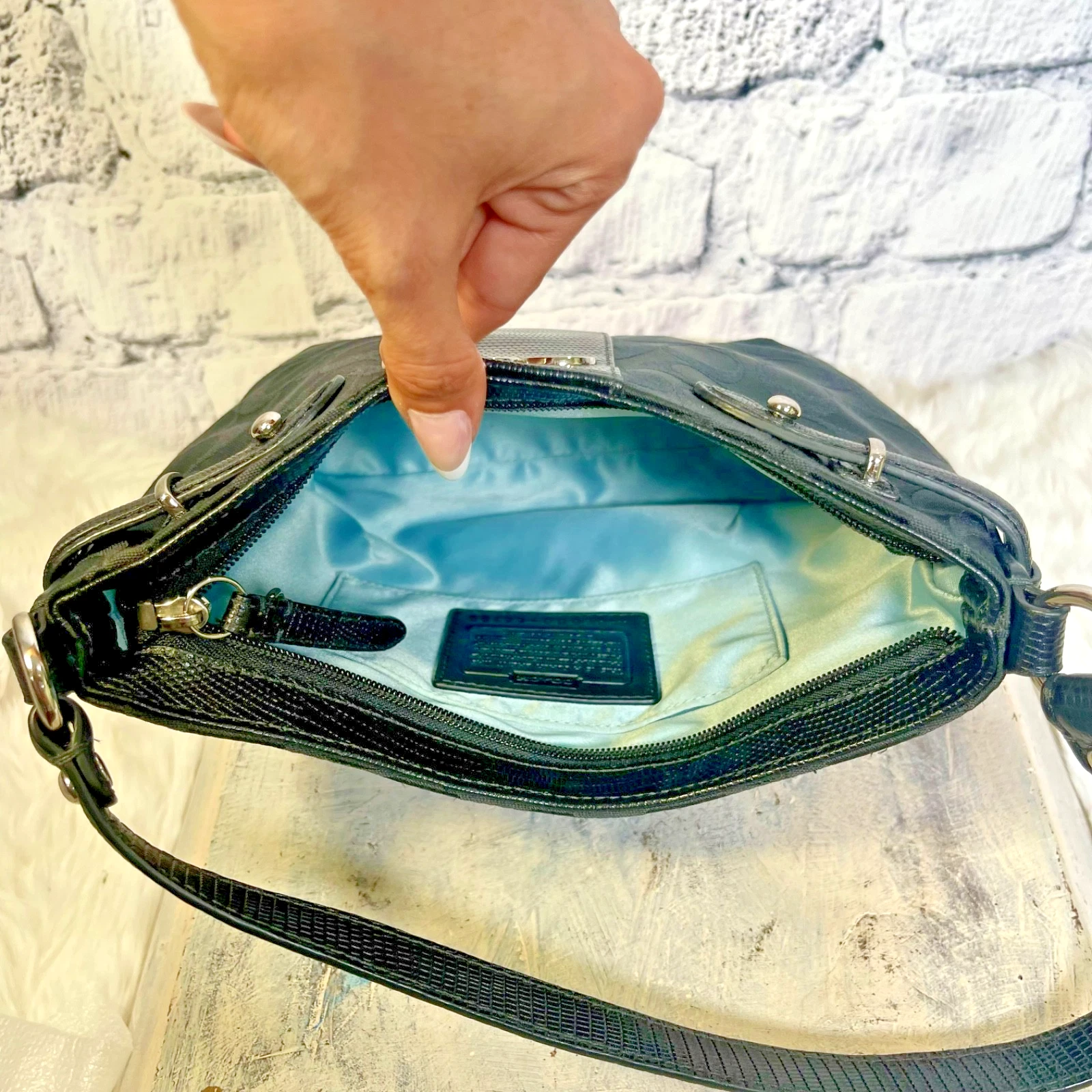 Borsa vintage Coach Colette firmata nera hobo bordo in pelle verniciata Y2K