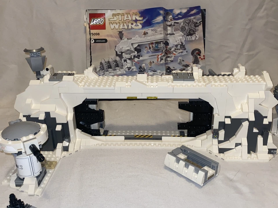 LEGO Star Wars: Assault on Hoth (75098) - Image 4 of 4