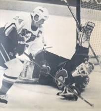 1994 Mighty Ducks Troy Loney Senators Craig Billington AP Press Paper Photo