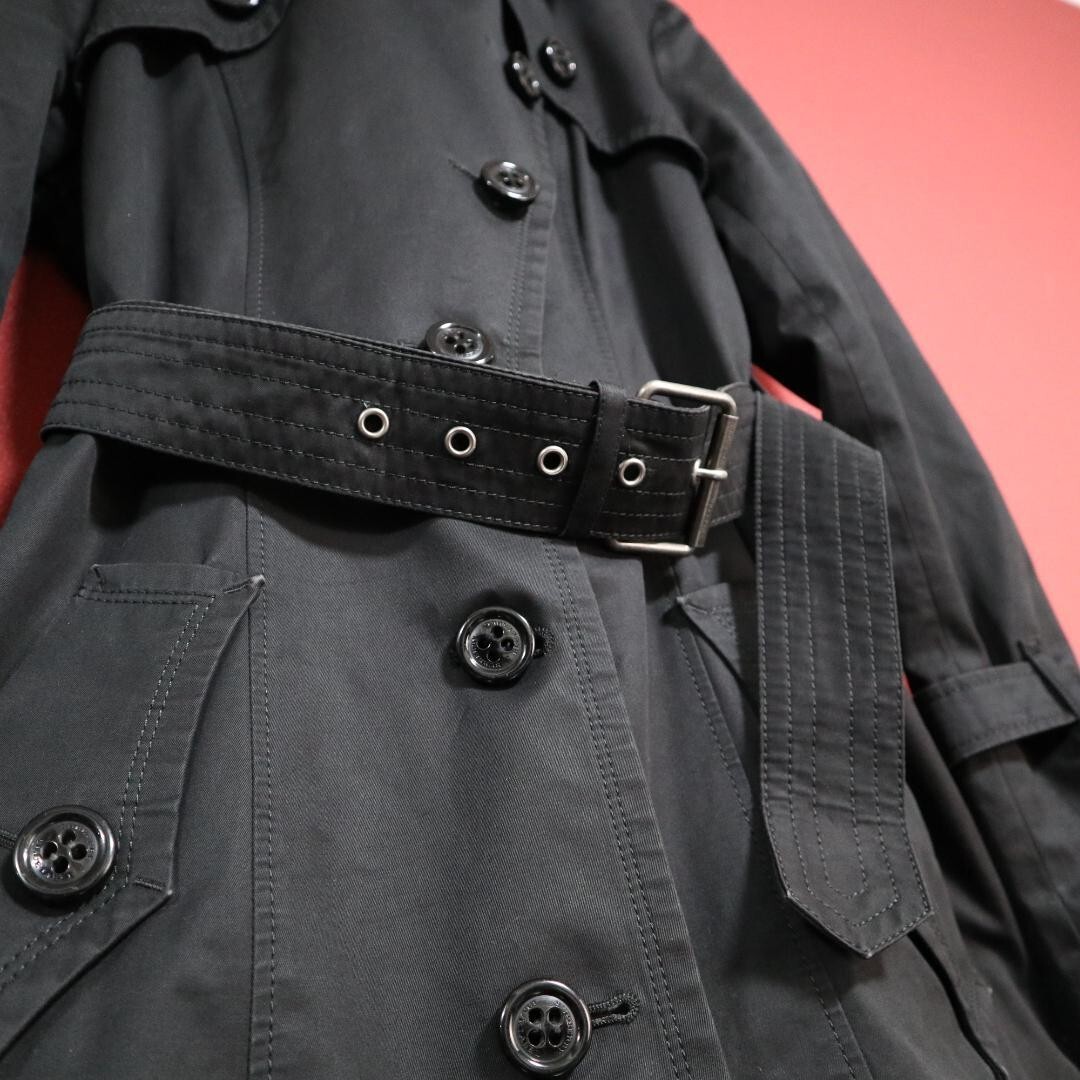 Burberry Blue Label Trench coat size Asian Fit 38 color black