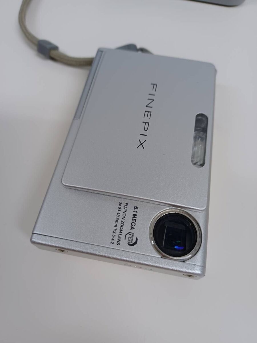 Fujifilm FinePix Z3 Compact Digital Camera Silver fine 5.12 Fujifilm FinePix Z3 Compact Digital Camera Silver fine 5.12